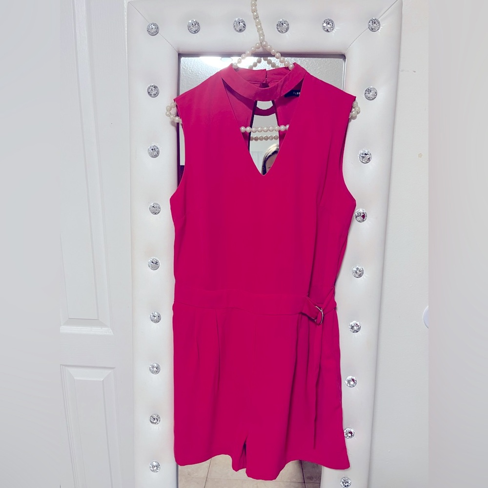 🩷 Elegant dark pink romper 🩷